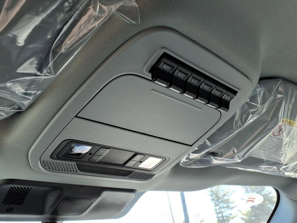 New 2026 Ford F550 4x4 Crew Cab image 16