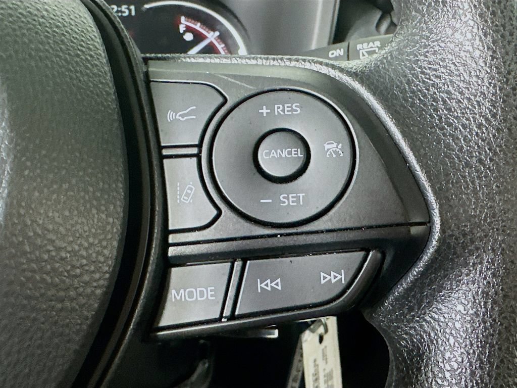 Used 2025 Toyota RAV4 LE AWD/4WD image 23