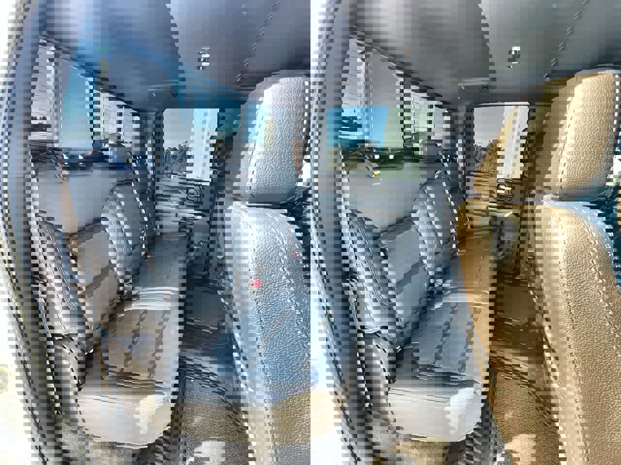 Used 2021 GMC Sierra 2500 Denali w/ Denali Ultimate Package image 28