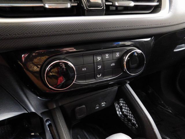 Used 2025 Chevrolet TrailBlazer LT image 23