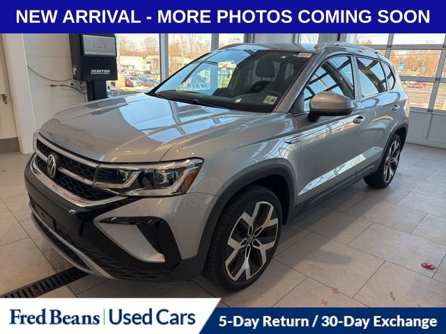 Used 2022 Volkswagen Taos SEL image 3