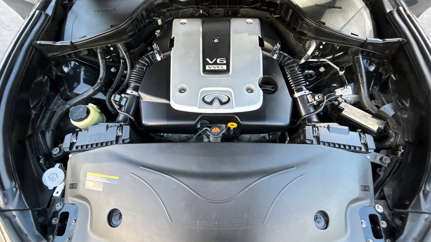 Used 2016 INFINITI Q70 L 3.7 w/ Deluxe Touring Package image 9