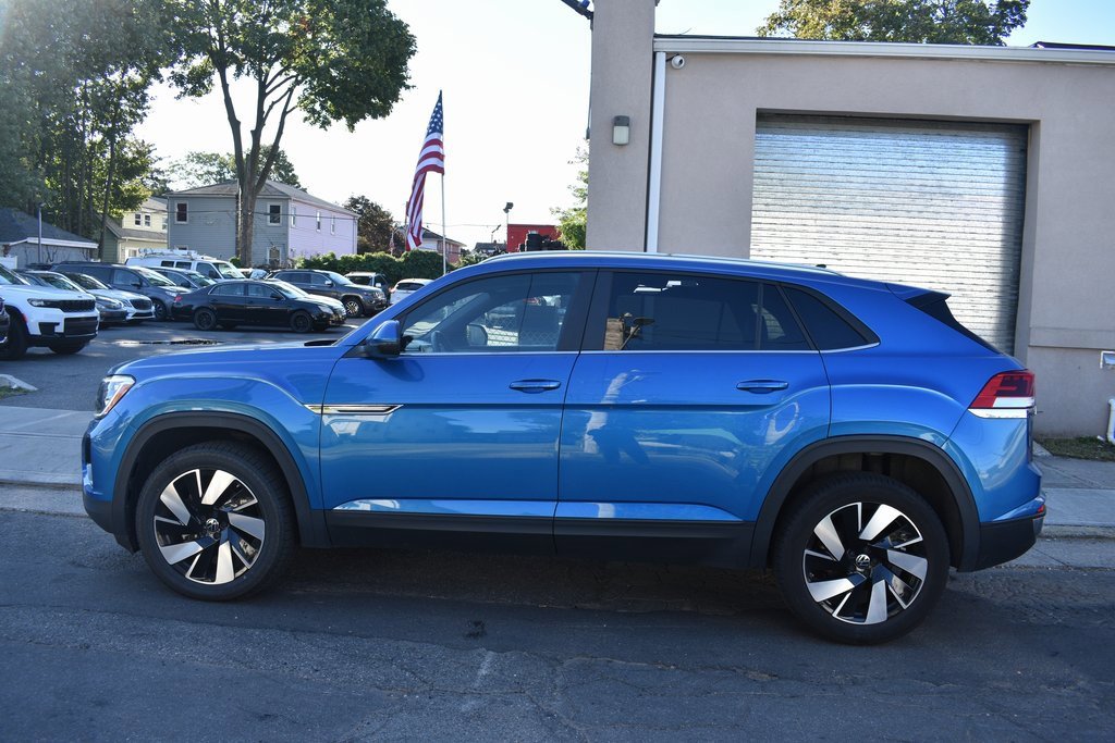Used 2024 Volkswagen Atlas Cross Sport SE image 9