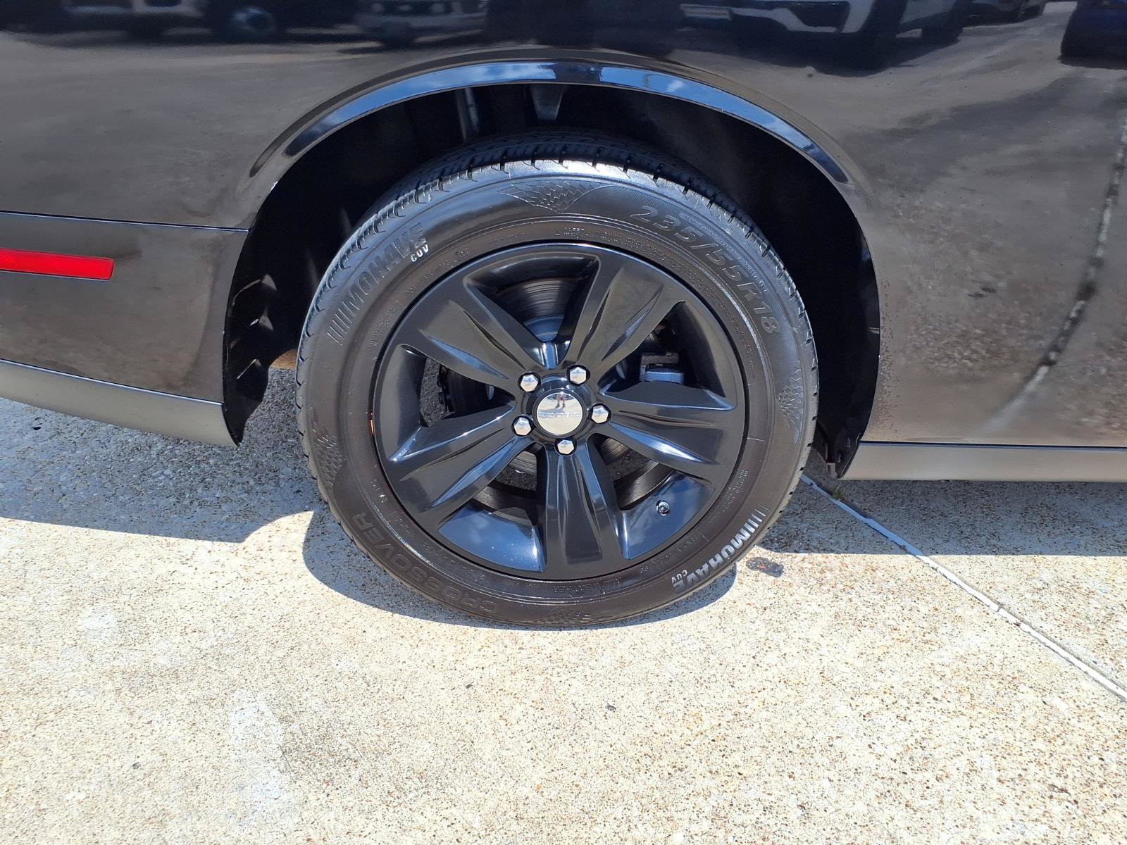 Used 2022 Dodge Challenger SXT RWD image 28