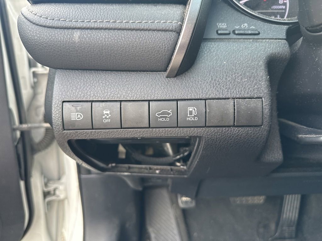 Used 2022 Toyota Camry SE FWD image 19