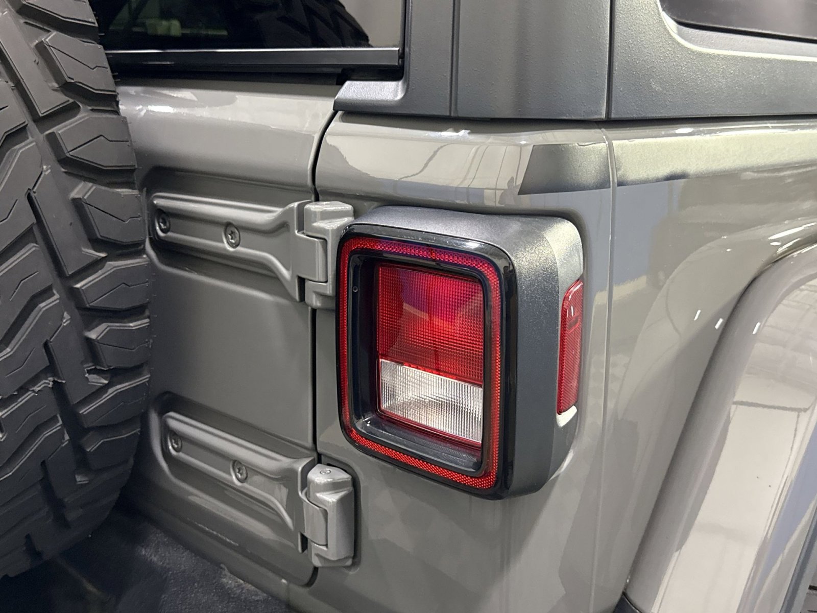 Used 2019 Jeep Wrangler Unlimited Sport image 37