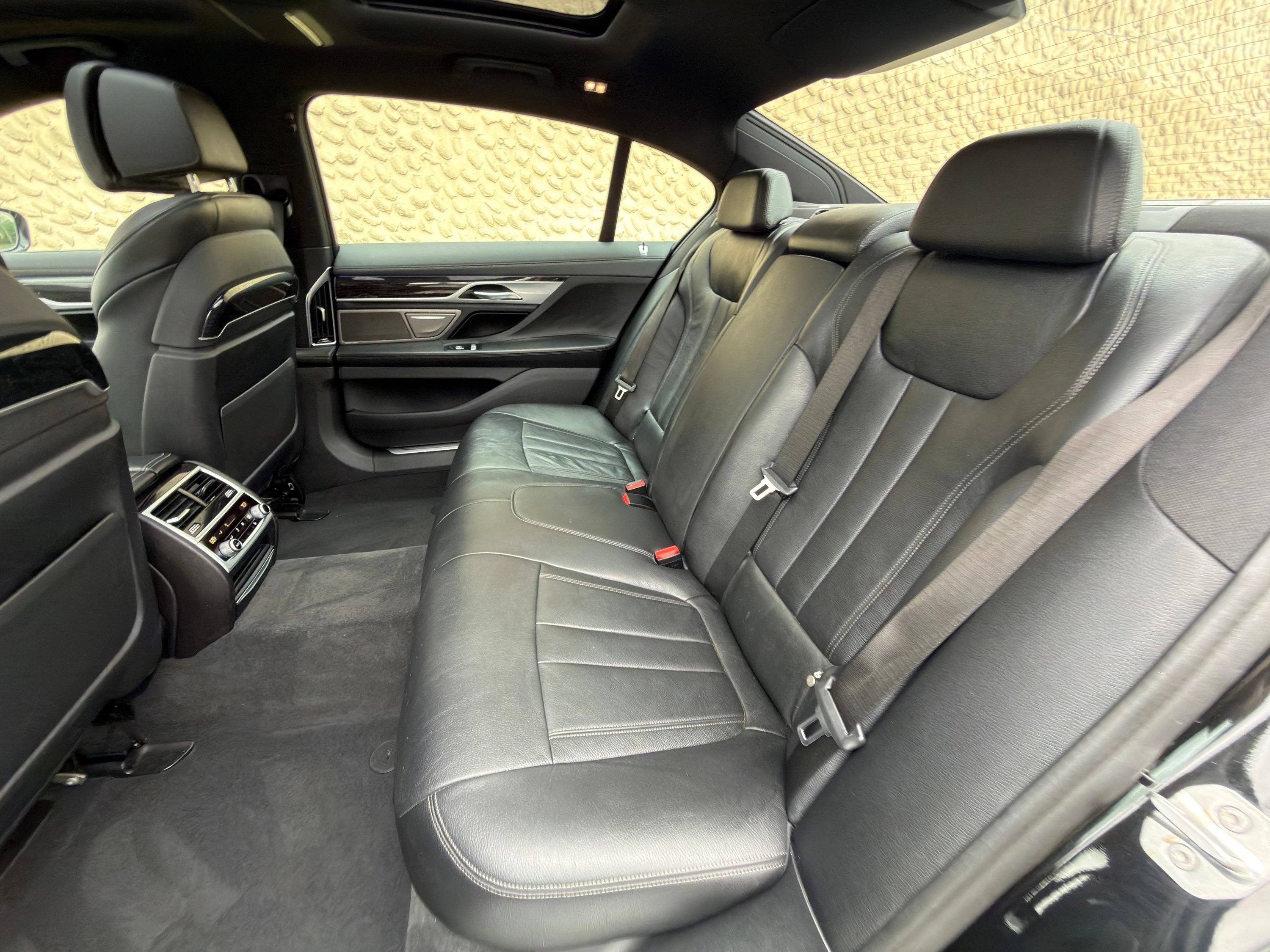 Used 2019 BMW 740i xDrive w/ M Sport Package AWD/4WD image 18