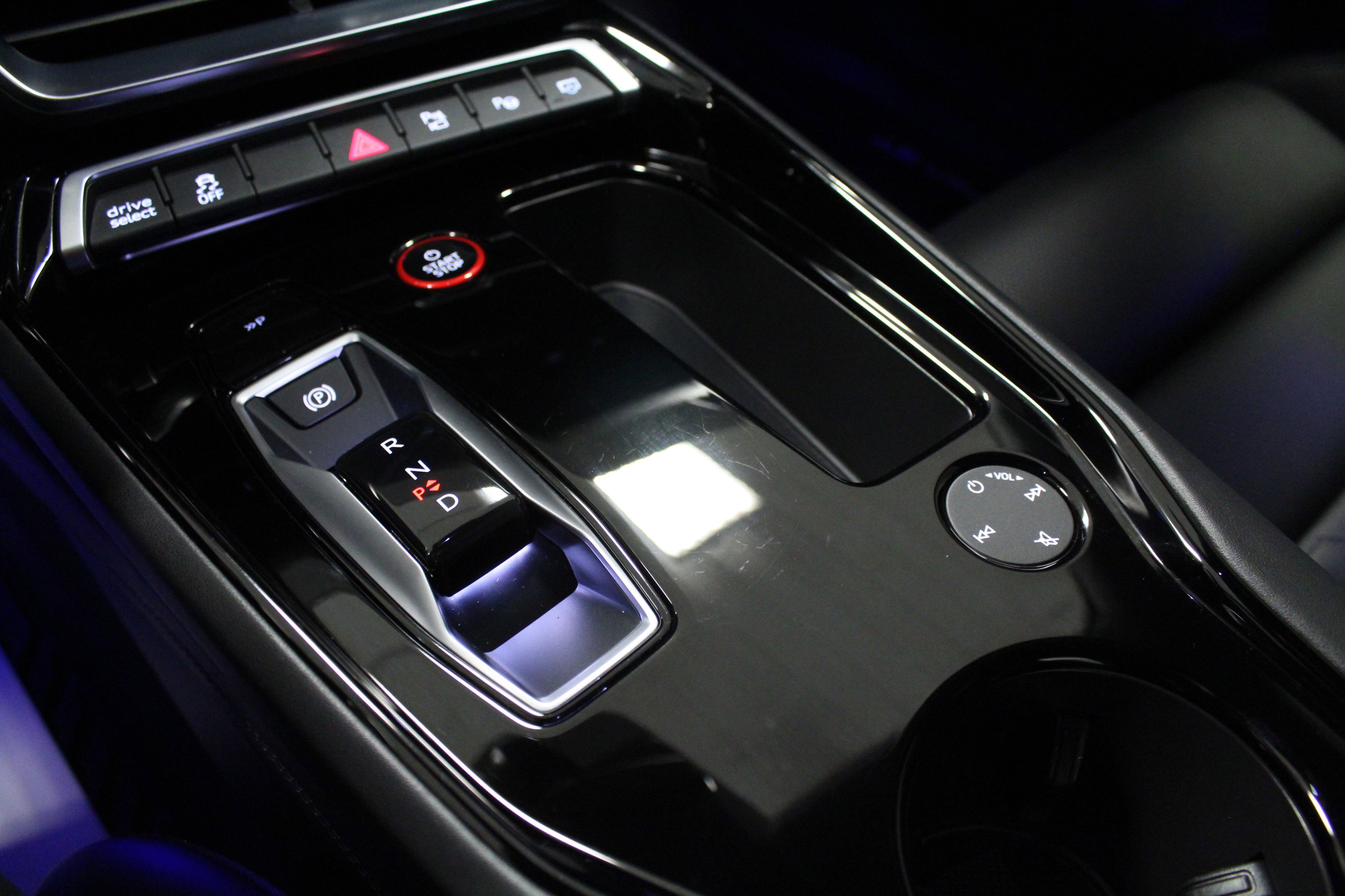 Used 2023 Audi RS e-tron GT w/ Carbon Performance Package image 22