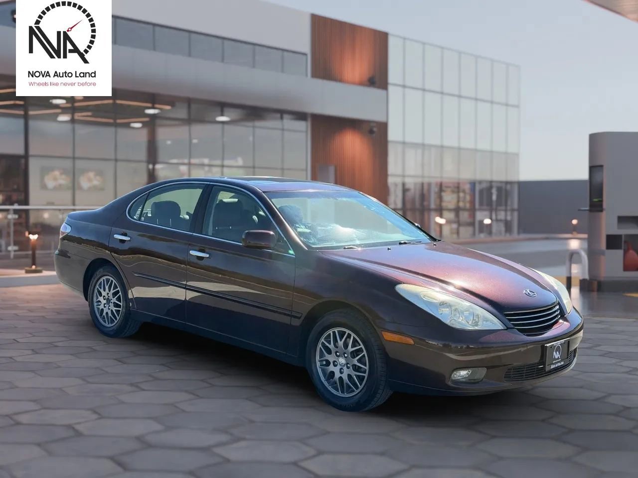 Used 2004 Lexus ES 330 image 2