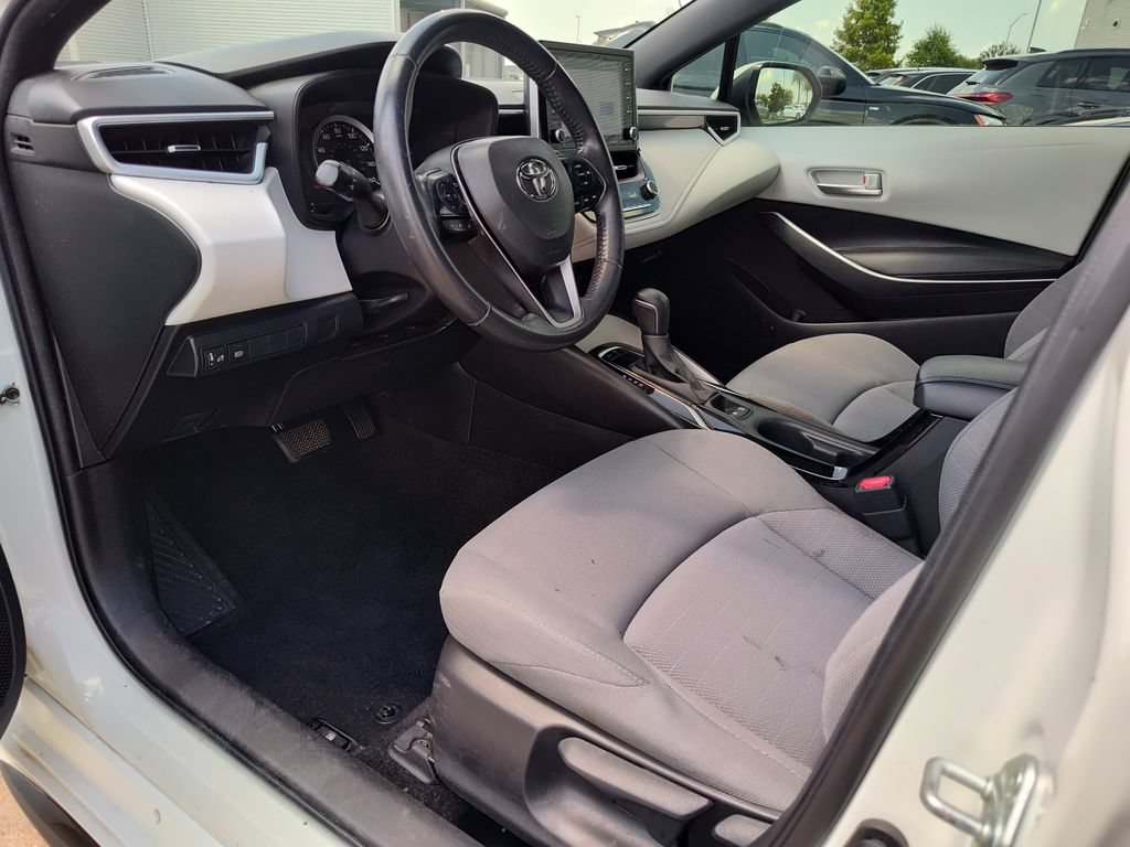 Used 2021 Toyota Corolla SE w/ SE Premium Package FWD image 2