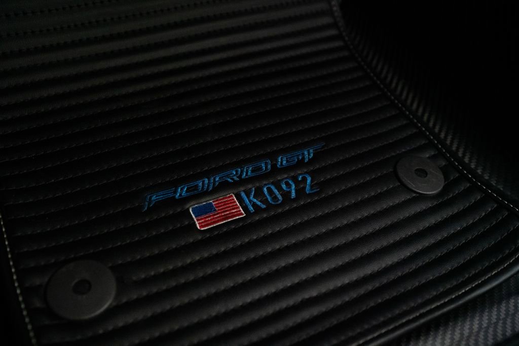 Used 2019 Ford GT RWD image 35