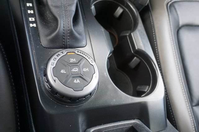 Used 2025 Ford Bronco Outer Banks w/ Sasquatch Package AWD/4WD image 9