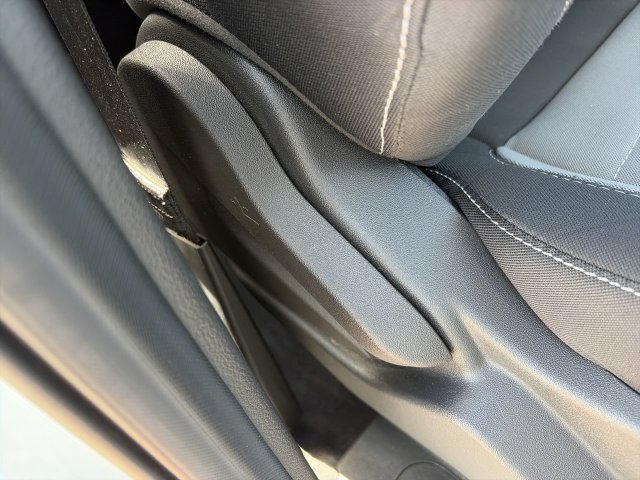 Used 2015 Ford Escape SE w/ Equipment Group 201A FWD image 12