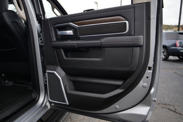 Used 2024 RAM 5500 Laramie image 45