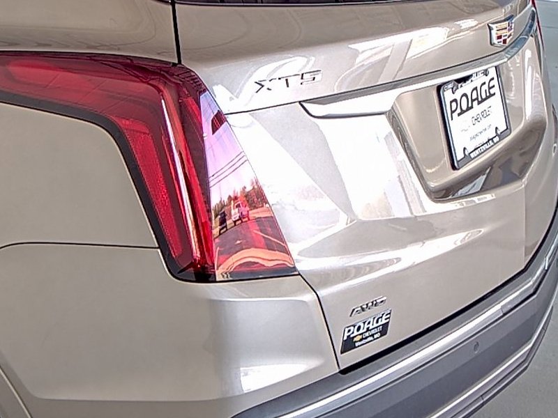 Used 2022 Cadillac XT5 Premium Luxury w/ LPO, Floor Liner Package image 10
