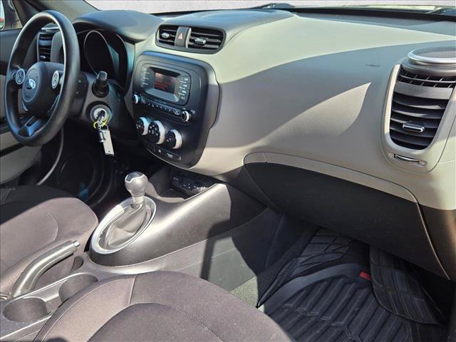 Used 2015 Kia Soul FWD image 19
