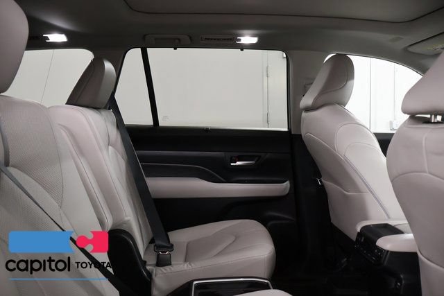 Certified 2024 Toyota Grand Highlander AWD image 31