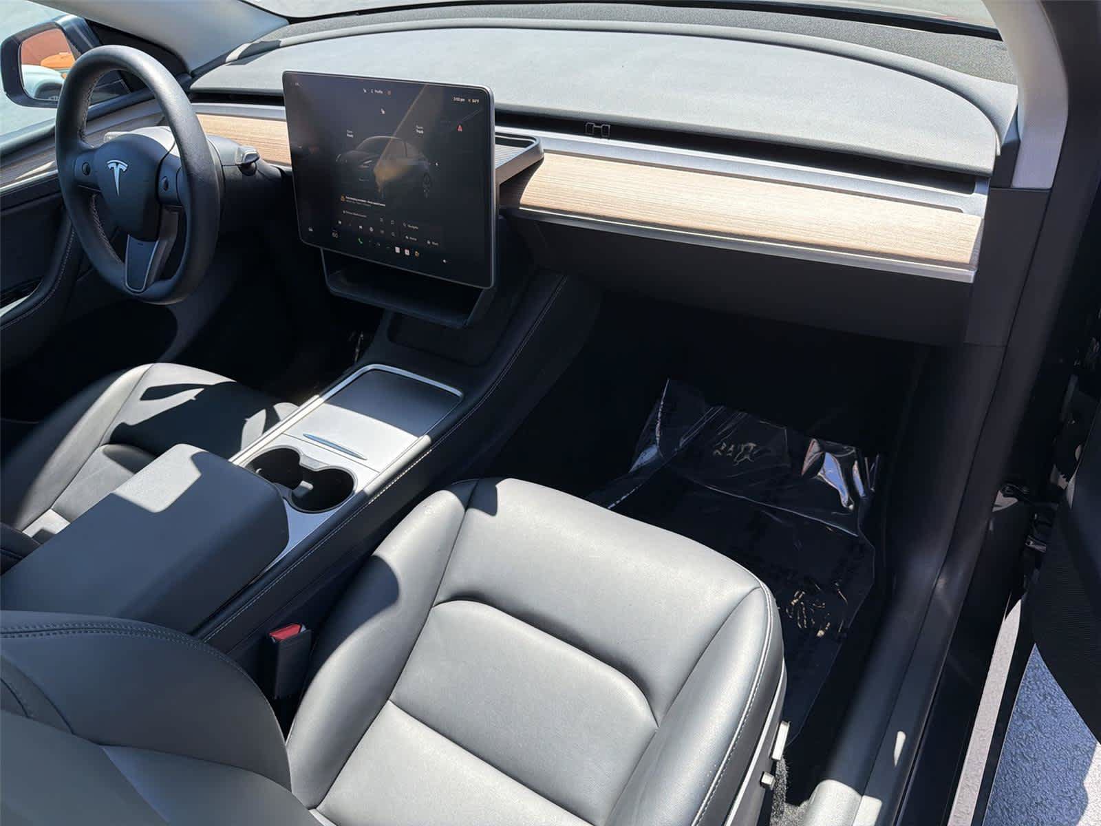Used 2025 Tesla Model Y Long Range AWD/4WD image 13