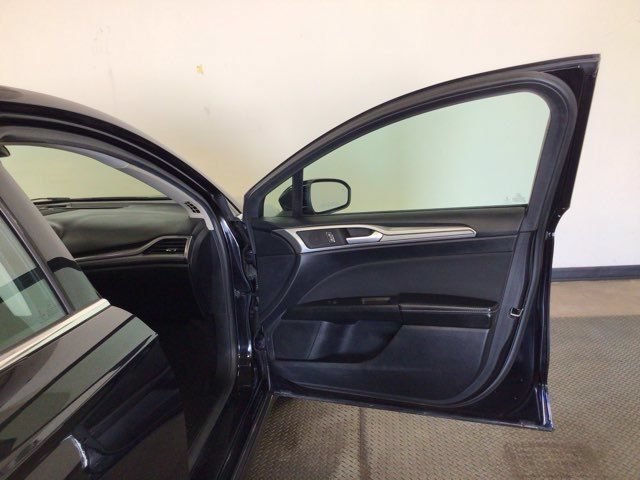 Used 2020 Ford Fusion SE FWD image 9