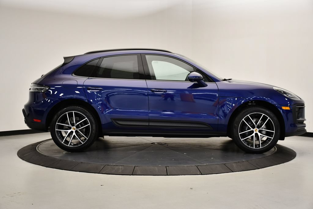 Certified 2026 Porsche Macan AWD/4WD image 8