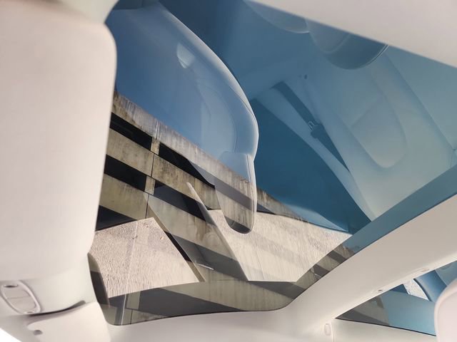 Used 2023 Tesla Model 3 Performance image 18