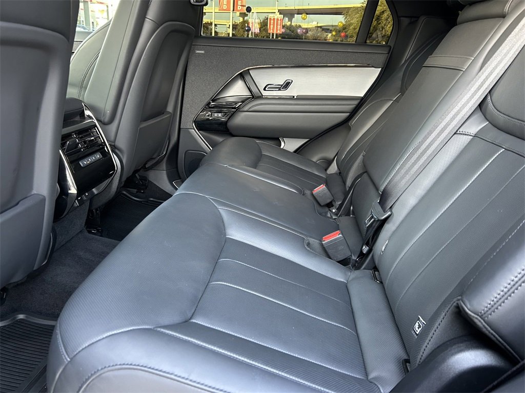Used 2024 Land Rover Range Rover Sport SE image 17