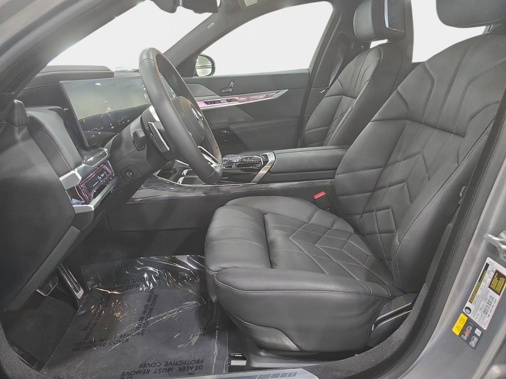 Used 2025 BMW i7 eDrive50 w/ M Sport Package image 22
