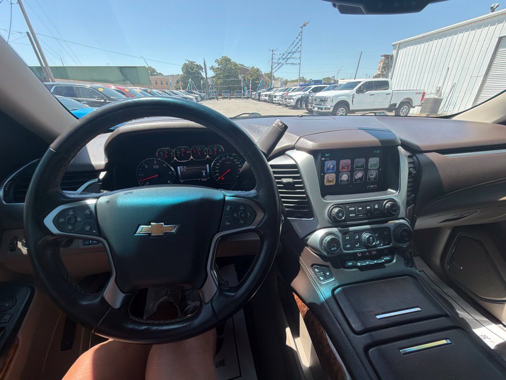 Used 2020 Chevrolet Suburban Premier w/ RST 6.2L Performance Edition AWD/4WD image 40