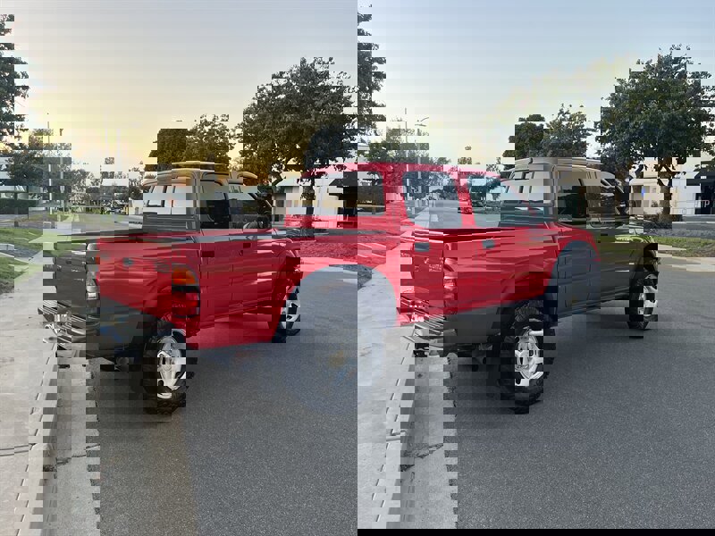 Used 2004 Toyota Tacoma PreRunner image 4