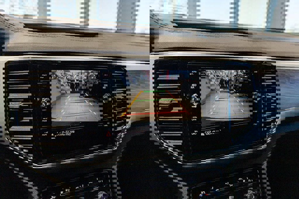 Used 2023 Volkswagen Atlas Cross Sport SE image 28