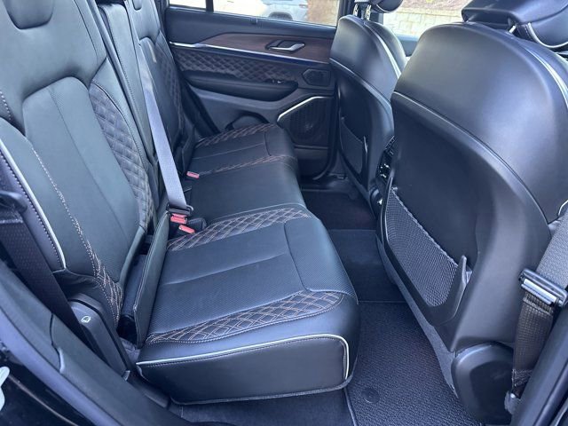 New 2025 Jeep Grand Cherokee Summit w/ Luxury Tech Group V image 15