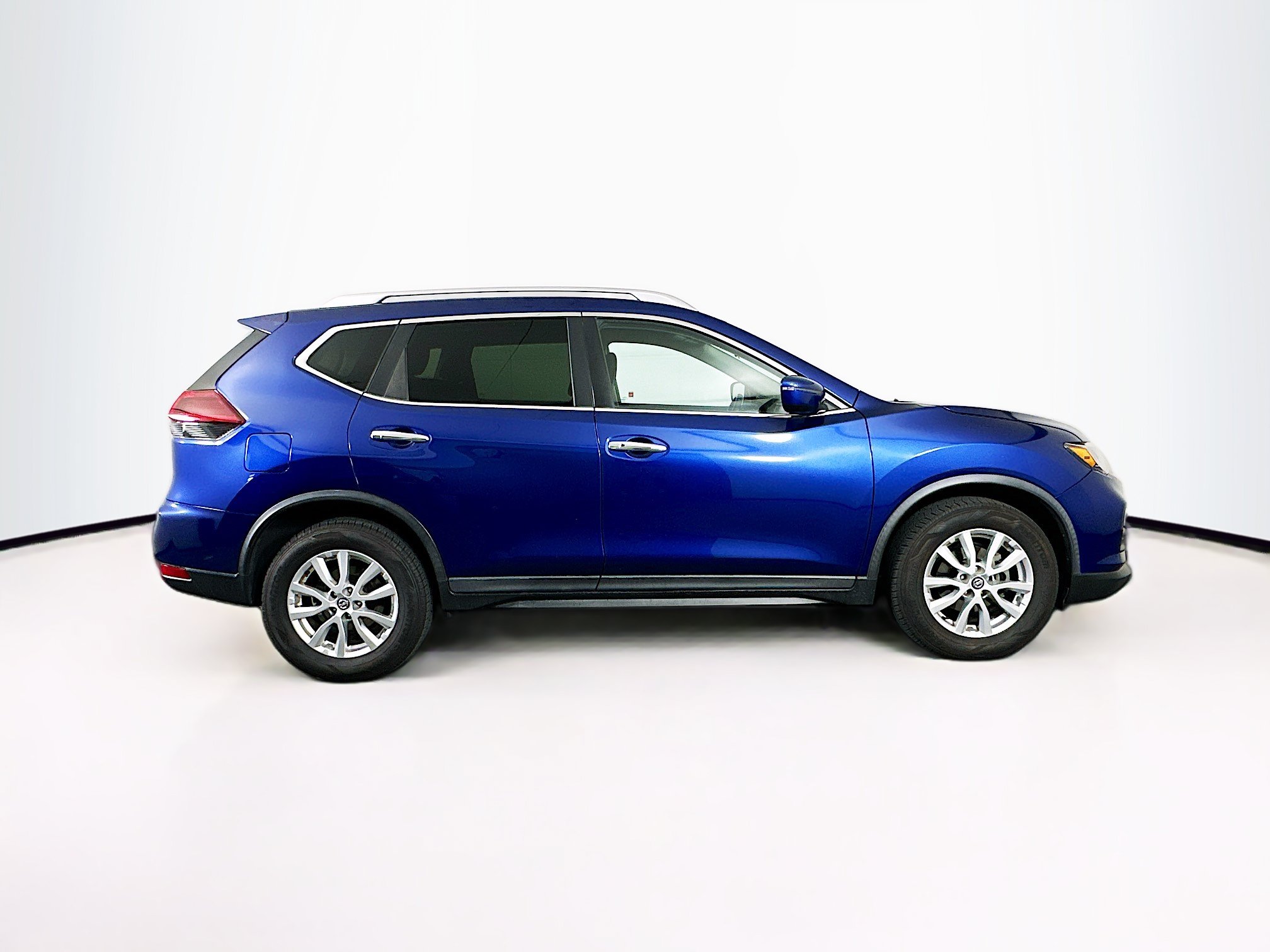 Used 2018 Nissan Rogue SV FWD image 10