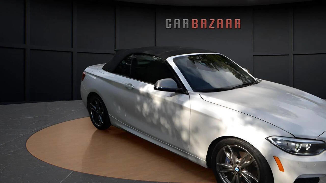 Used 2015 BMW M235i Convertible image 35