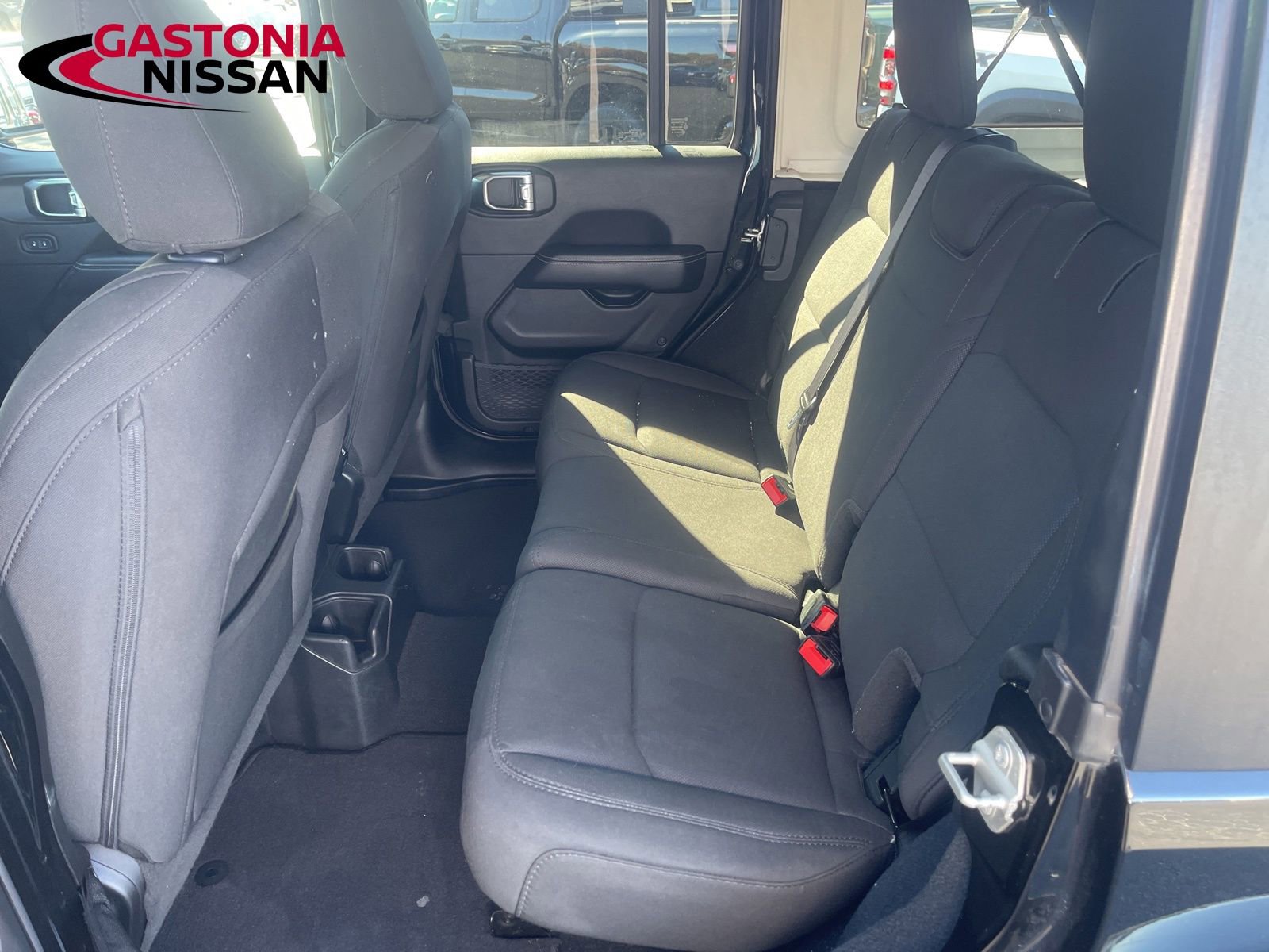 Used 2023 Jeep Wrangler Sahara image 26