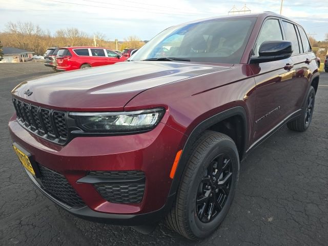 New 2025 Jeep Grand Cherokee Altitude image 3