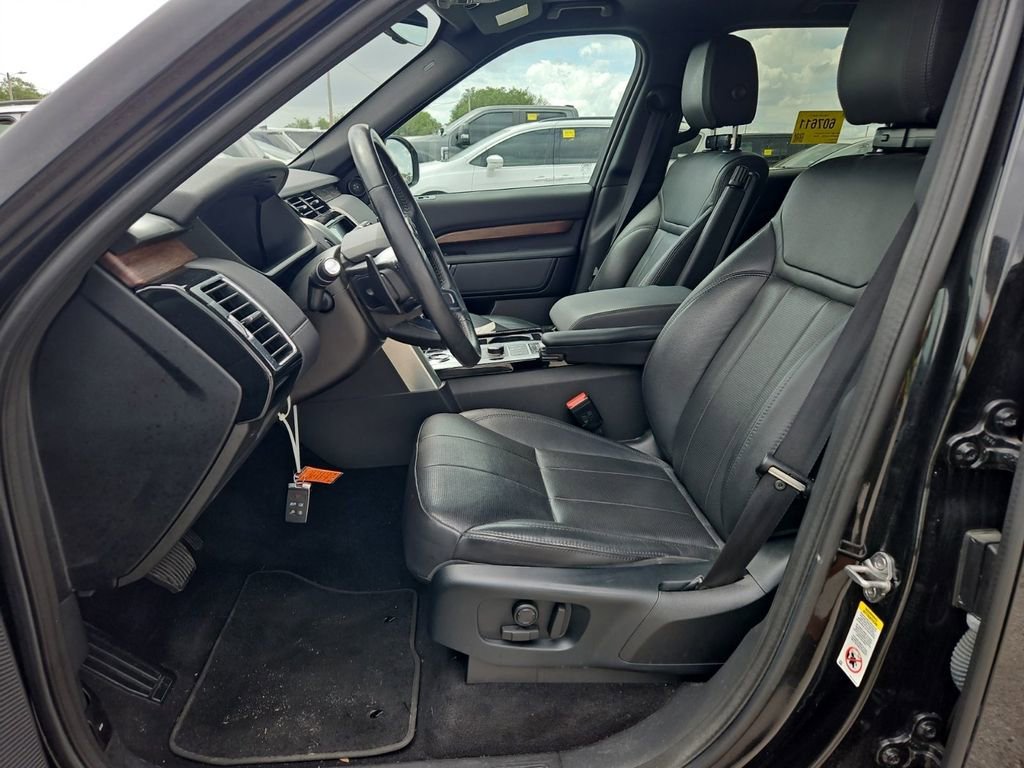 Used 2018 Land Rover Discovery HSE AWD/4WD image 5