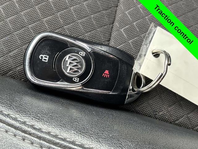 Used 2021 Buick Encore Preferred AWD/4WD image 22