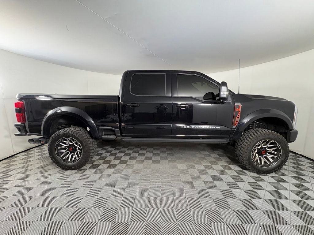 Used 2026 Ford F250 Lariat w/ Black Appearance Package image 8
