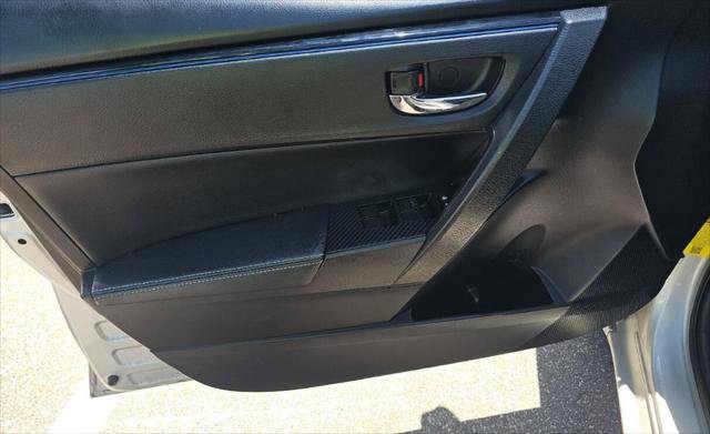 Used 2018 Toyota Corolla SE FWD image 9