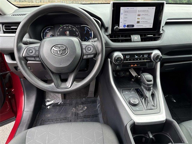 Used 2024 Toyota RAV4 XLE image 17