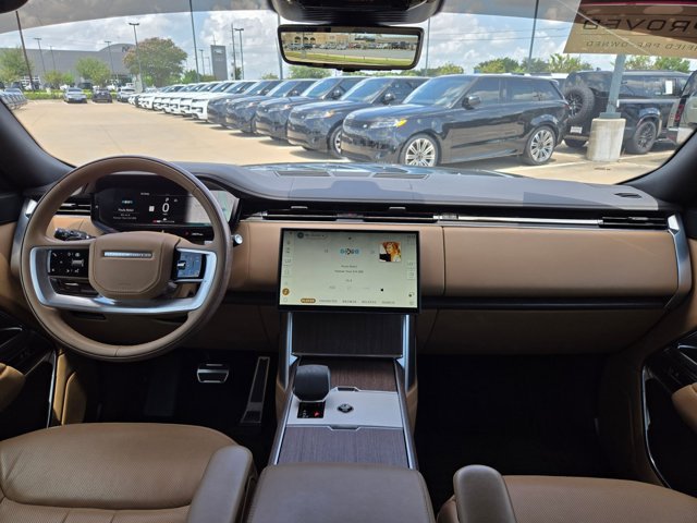 Used 2025 Land Rover Range Rover Long Wheelbase SE AWD/4WD image 17