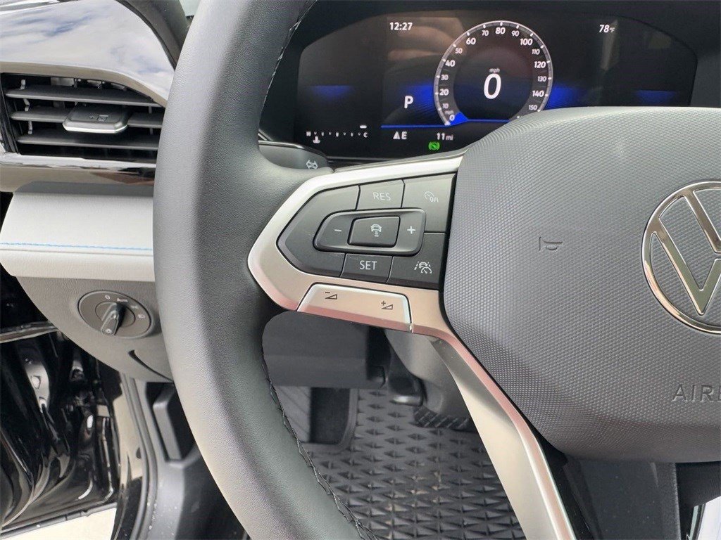 New 2024 Volkswagen Taos SE image 25