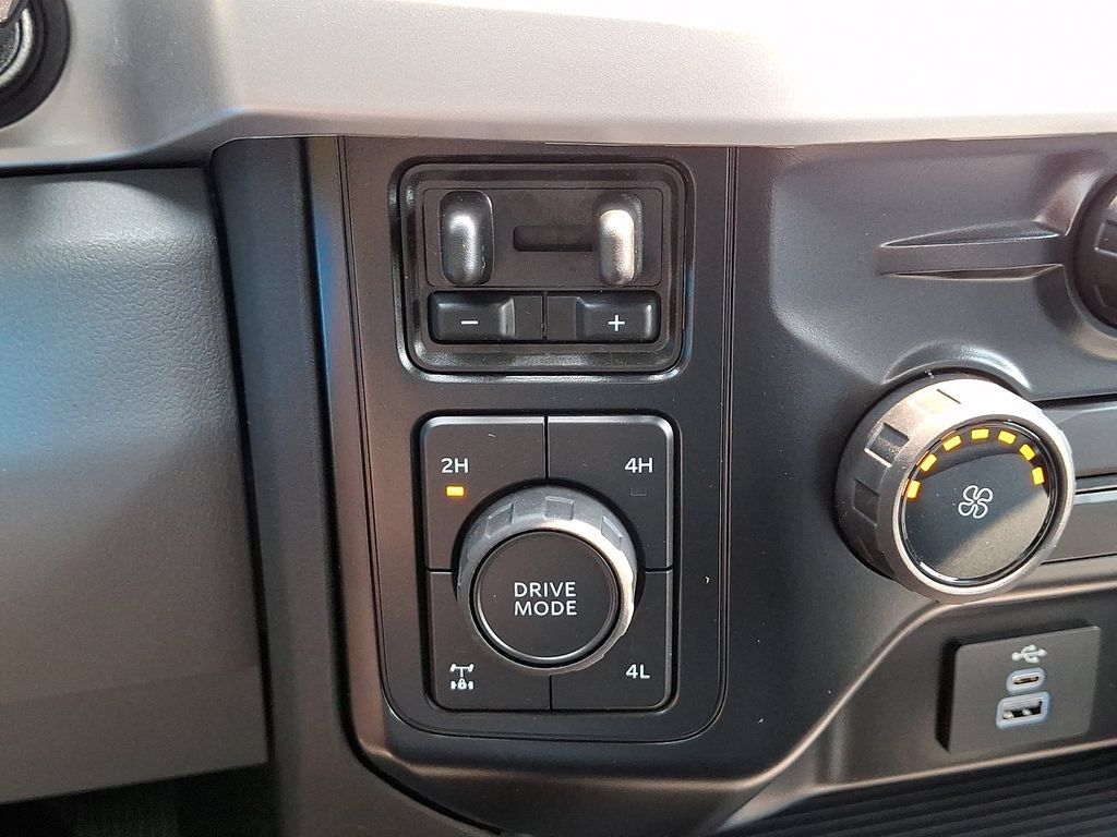 New 2026 Ford F350 XLT w/ FX4 Off-Road Package AWD/4WD image 16