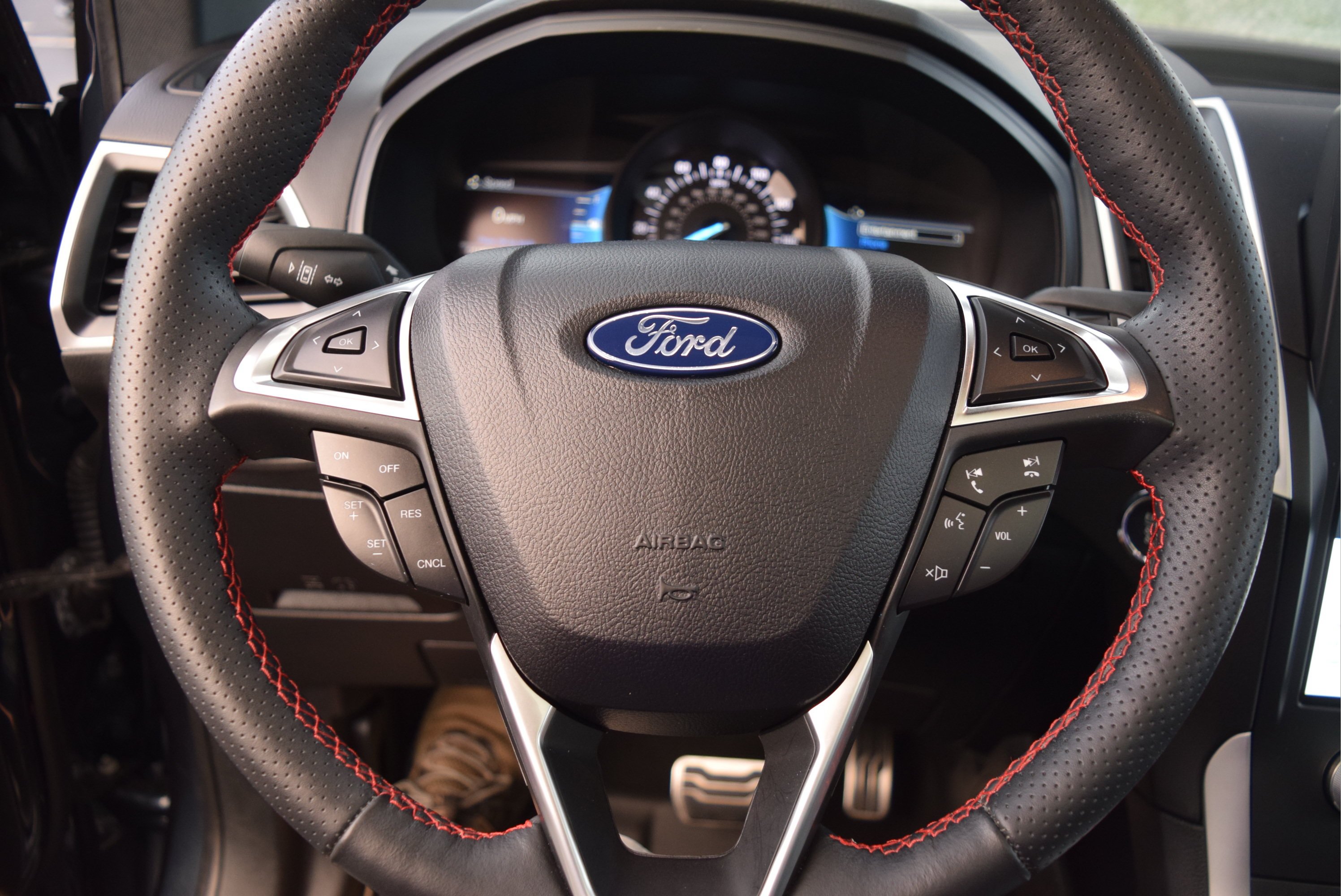 Used 2024 Ford Edge ST-Line AWD/4WD image 10