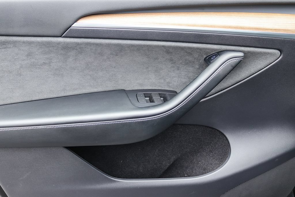 Used 2023 Tesla Model Y AWD image 20