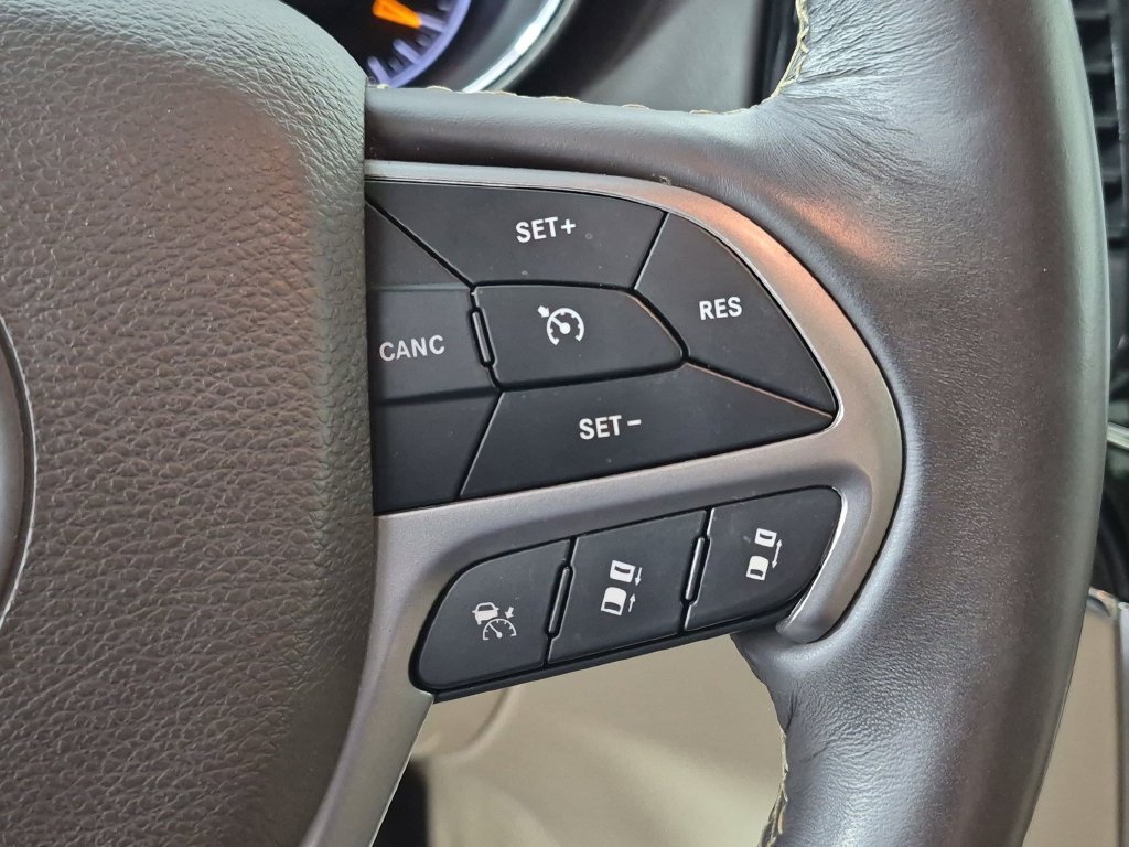 Used 2019 Jeep Grand Cherokee Overland RWD image 19