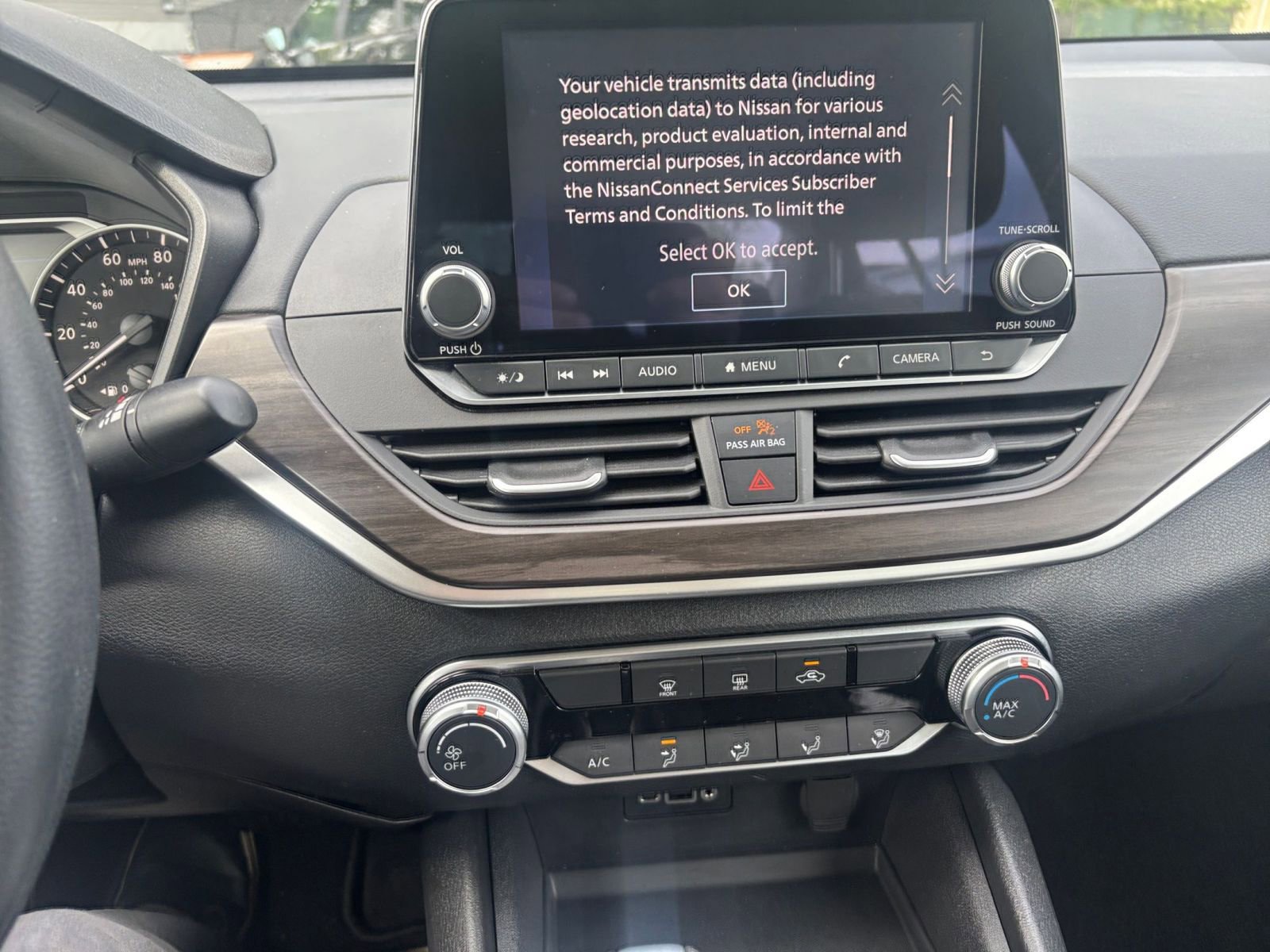 Used 2025 Nissan Altima 2.5 SV FWD image 17