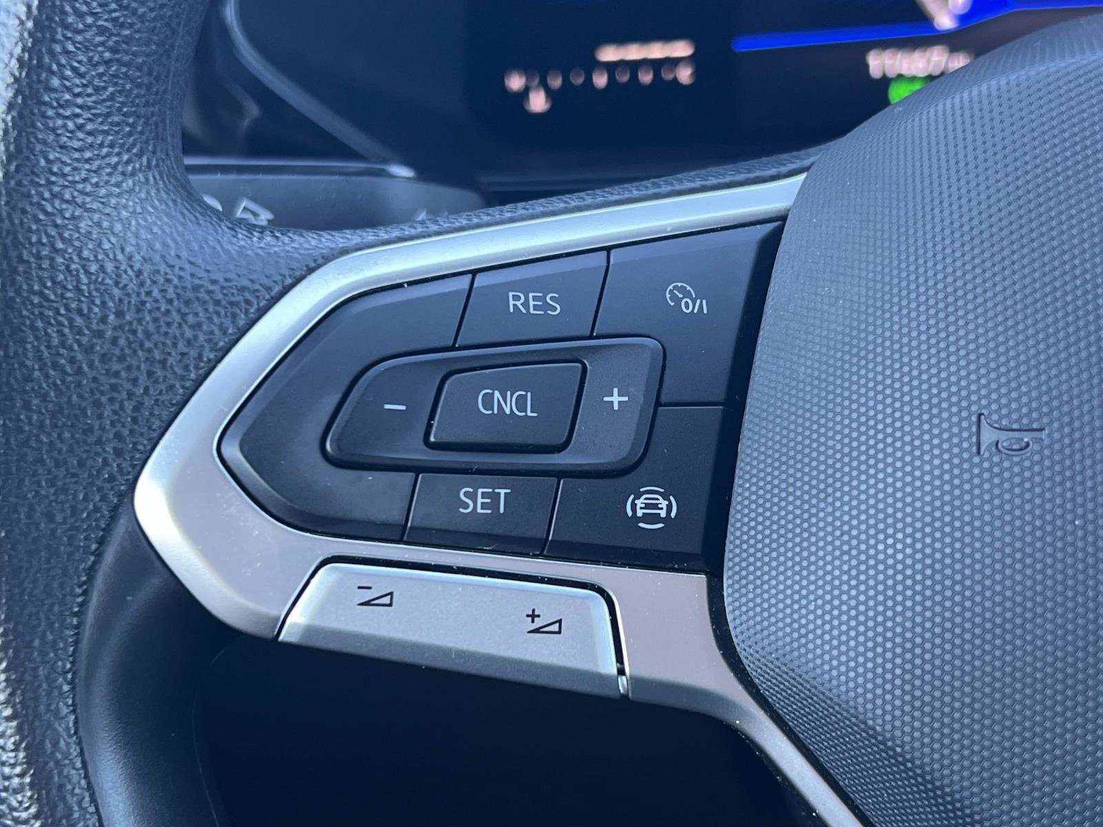 Certified 2022 Volkswagen Taos S image 9