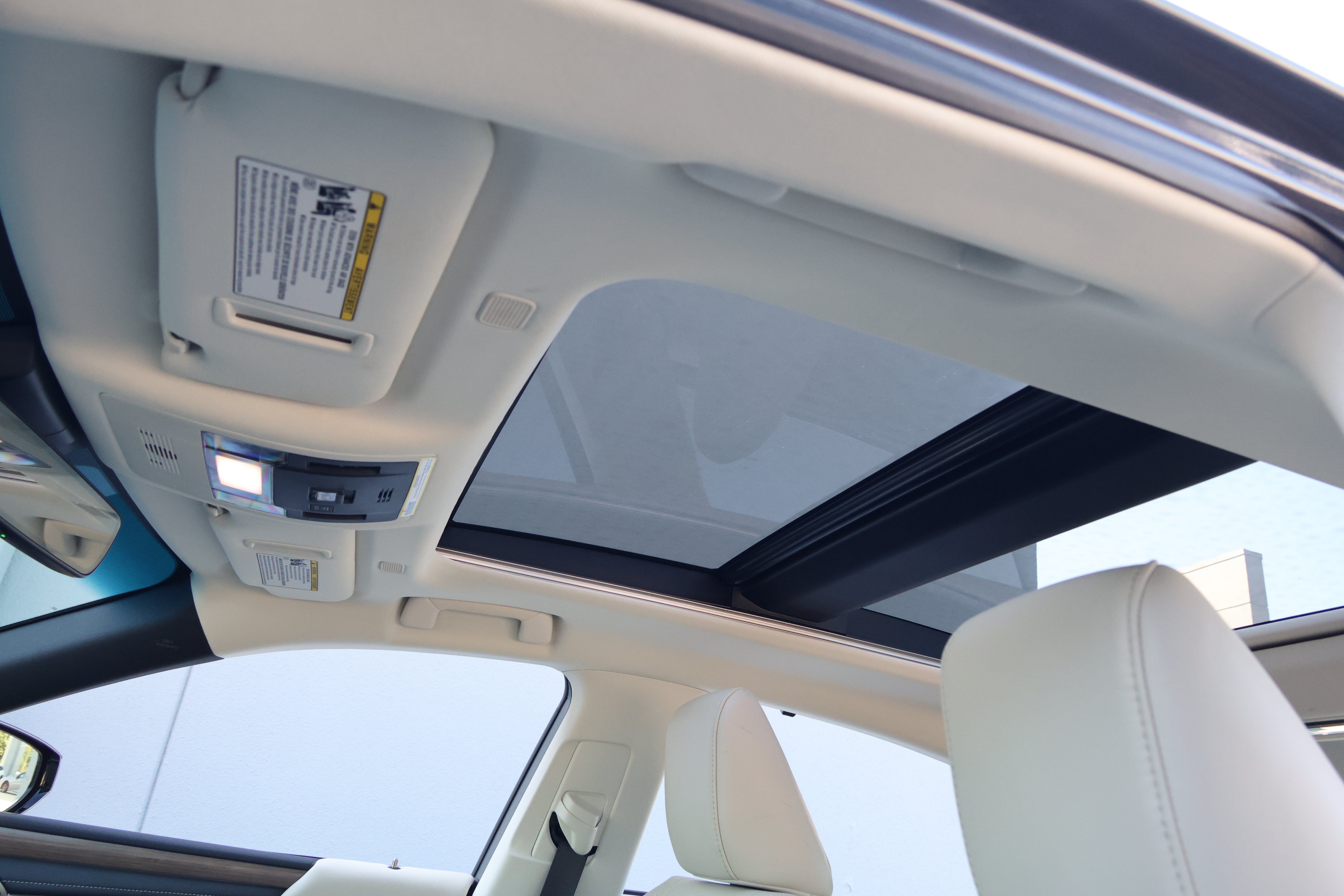 Used 2024 Lexus ES 350 Ultra Luxury w/ Accessory Package (Z2) FWD image 32