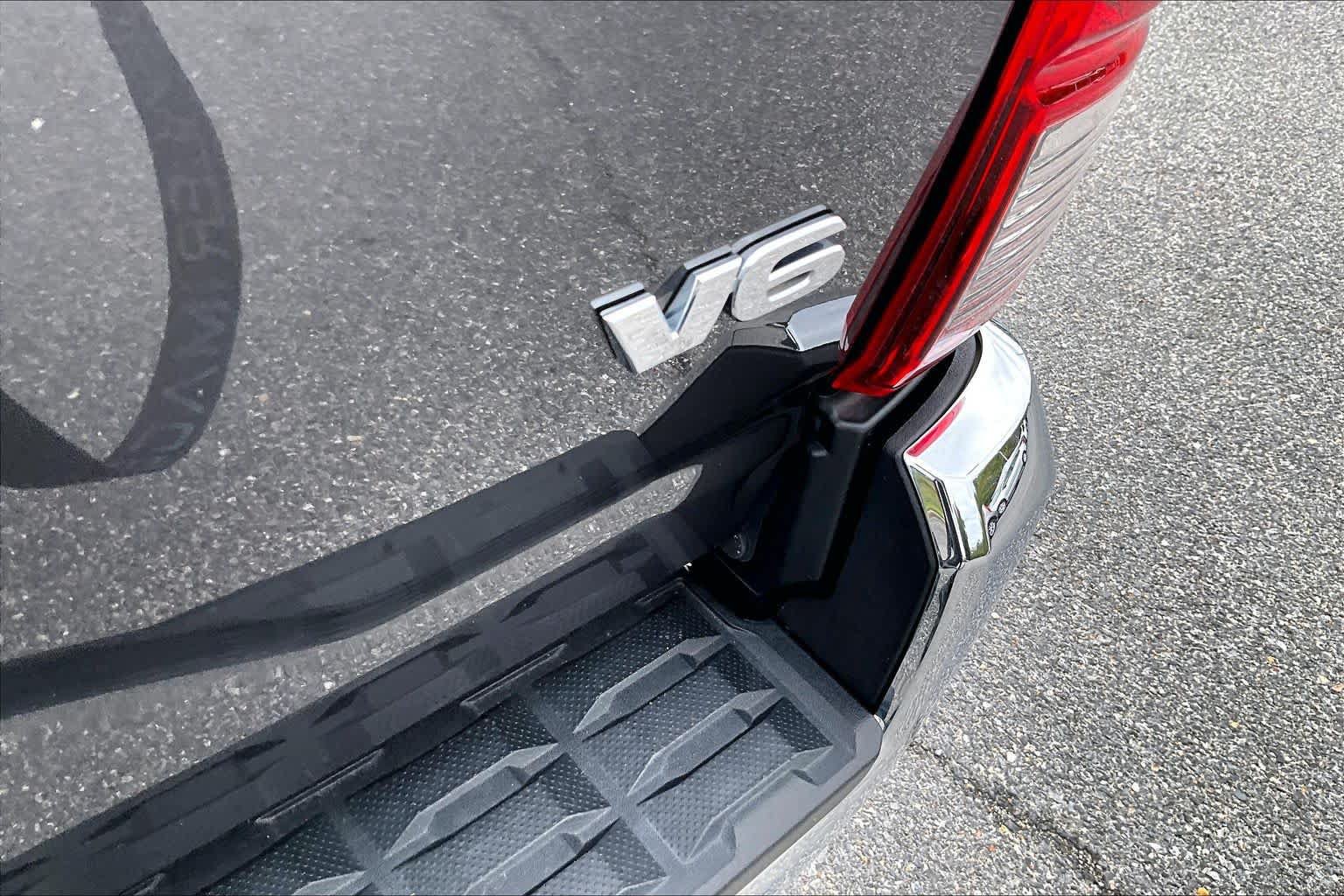 Used 2023 Toyota Tacoma SR5 AWD/4WD image 19